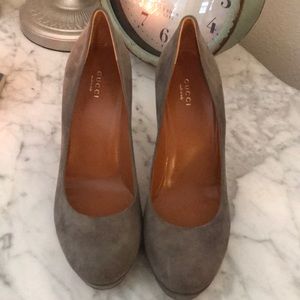Green Suede Gucci pumps. New, never used.